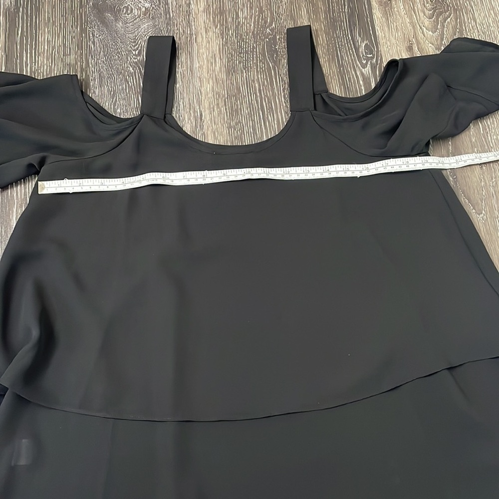 DR2 Black Cold Shoulder Ruffled Open Shoulder Top Size Small - Picture 9 of 13